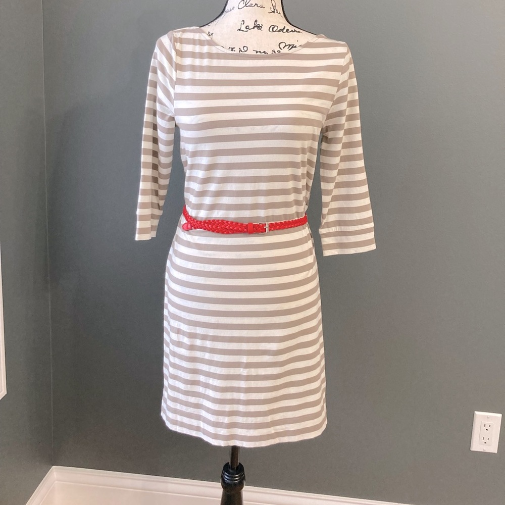 NWOT- LC Lauren Conrad shift dress, 3/4 sleeve, belt included. Size small.